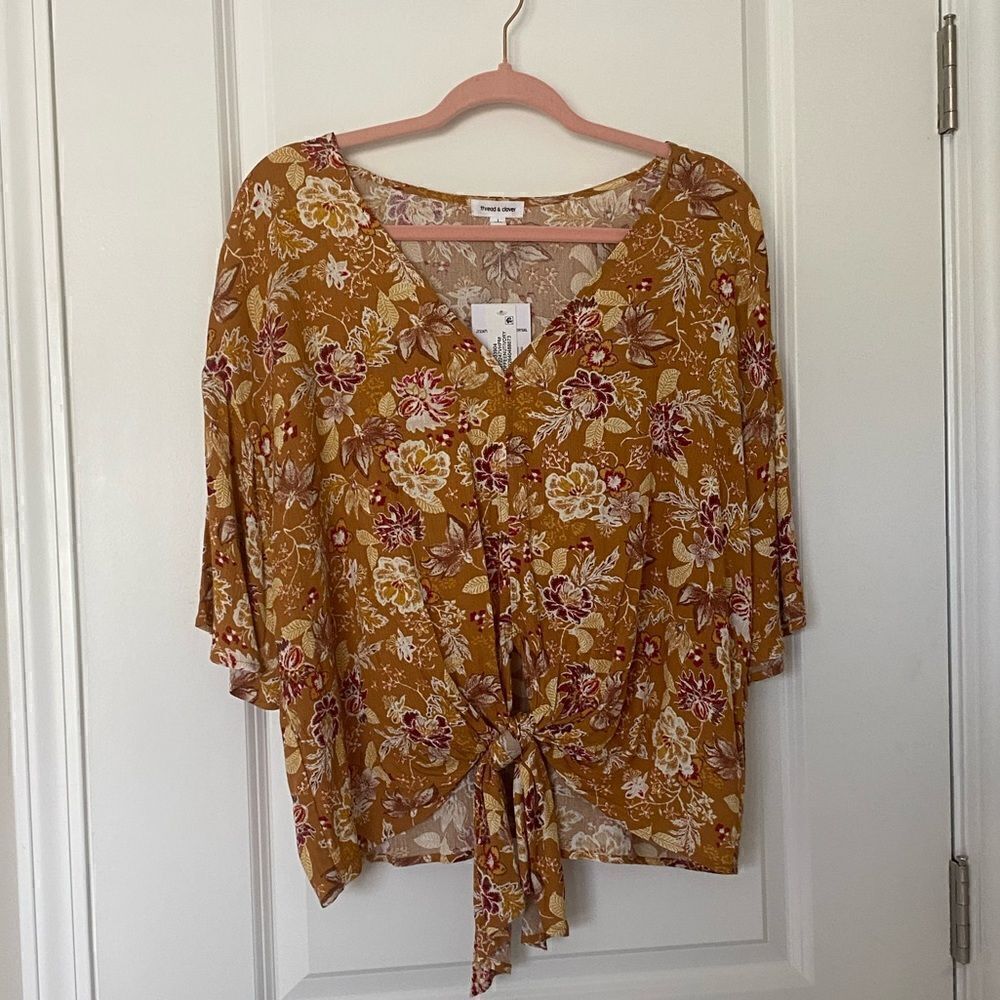 NWT Thread & Clover Floral Breezy Blouse